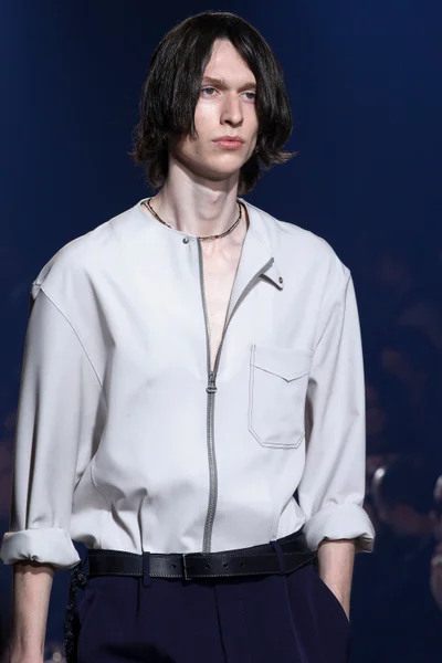 Look 12